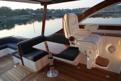 Marengo-Nav-Seat-and-Table-1